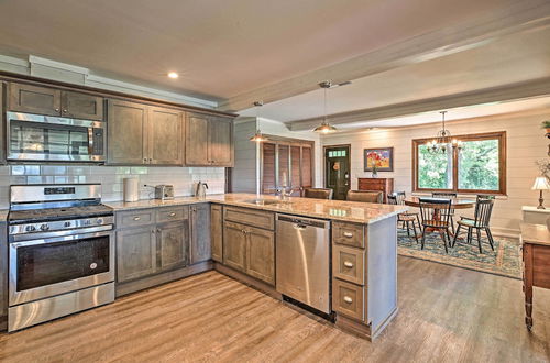 Photo 31 - Charming Summerville Home w/ Yard & Sunroom