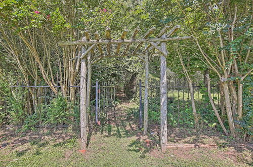 Photo 3 - Charming Summerville Home w/ Yard & Sunroom