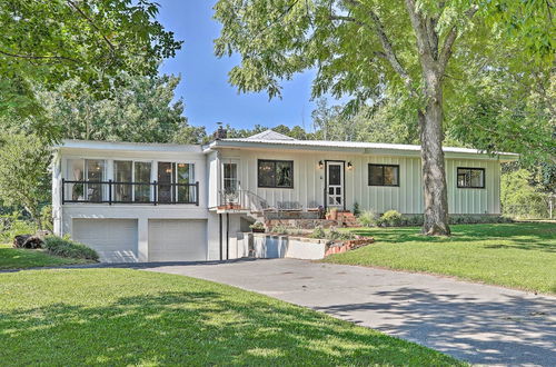 Foto 17 - Charming Summerville Home w/ Yard & Sunroom