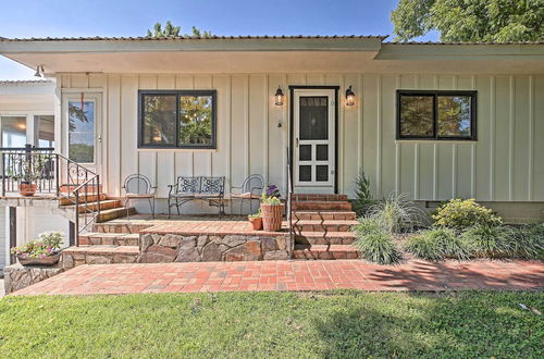 Photo 1 - Charming Summerville Home w/ Yard & Sunroom