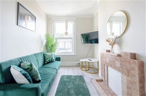 Photo 21 - Chic 3BD Flat - 5 Mins to Walthamstow Central