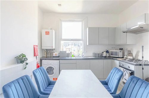 Photo 17 - Chic 3BD Flat - 5 Mins to Walthamstow Central