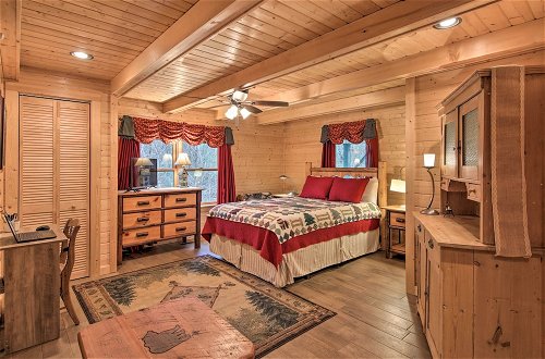 Photo 10 - Ellijay Cabin With Porch & Private Hot Tub