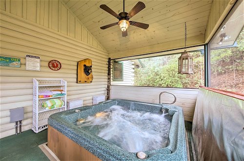 Photo 7 - Ellijay Cabin With Porch & Private Hot Tub