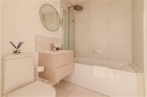 Foto 17 - Beautiful 2 Bed, 2 Bath Abode In Dulwich