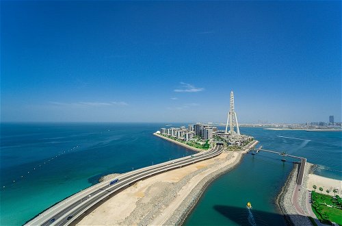 Foto 23 - Luxury StayCation - Spacious Modern Apt Overlooking The Arabian Sea