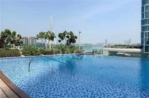 Foto 16 - Luxury StayCation - Spacious Modern Apt Overlooking The Arabian Sea