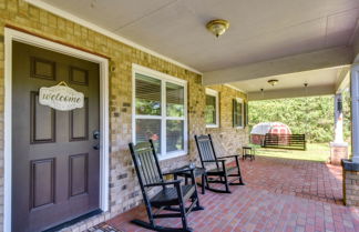 Foto 3 - Charming Duplex: 12 Mi to UGA & Sanford Stadium