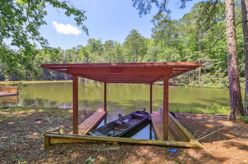 Photo 16 - Lakefront Hamilton Cabin w/ Dock & Fire Pit