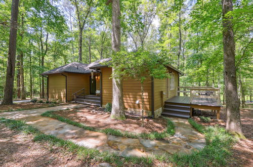 Photo 31 - Lakefront Hamilton Cabin w/ Dock & Fire Pit