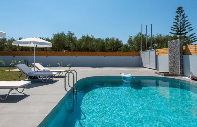 Agalliu Villa - Photo 10