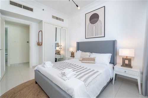 Foto 2 - Luxury Three Bedroom in Damac Maison Near Dubai Mall by Sojo Stay