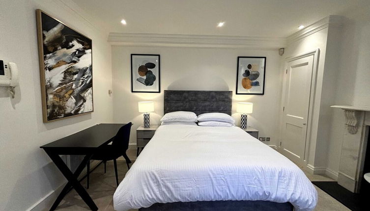 Photo 1 - Chic Studio Flat 8 Mins to Harrods, Knightsbridge