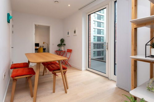 Photo 21 - Pristine 1BD Flat W/balcony - Elephant & Castle