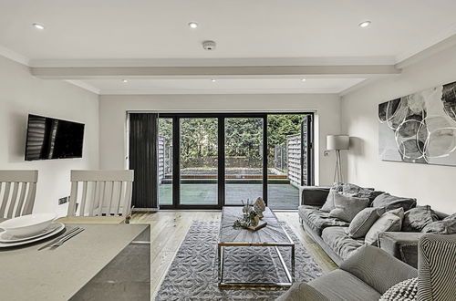 Foto 14 - Chic and Contemporary Retreat in Brentford