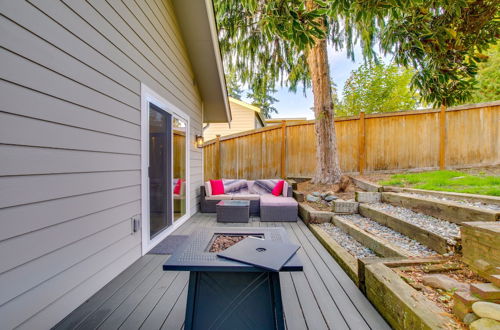 Photo 3 - Modern Vacation Rental in Kirkland w/ Backyard