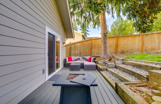 Photo 3 - Modern Vacation Rental in Kirkland w/ Backyard