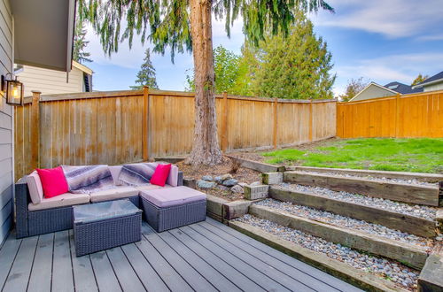 Photo 22 - Modern Vacation Rental in Kirkland w/ Backyard