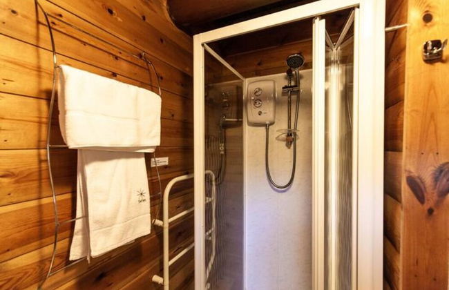 Two Bed Log Cabin in the Mountains - Foto 10