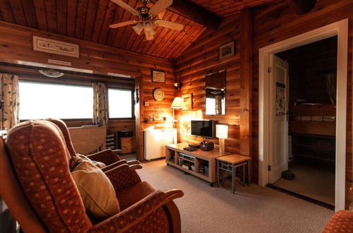 Photo 8 - Two Bed Log Cabin in the Mountains