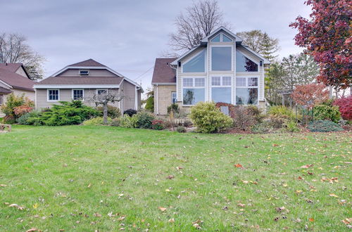 Photo 16 - Lakefront Algoma Home w/ Deck, Grill & Fireplace