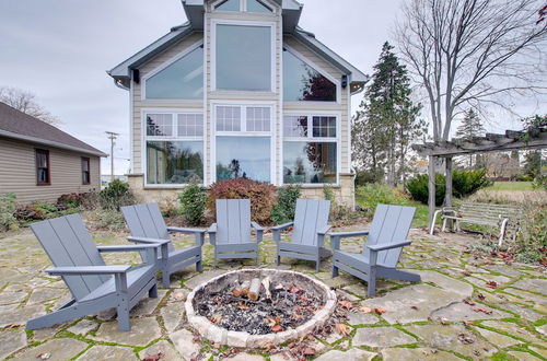 Photo 5 - Lakefront Algoma Home w/ Deck, Grill & Fireplace