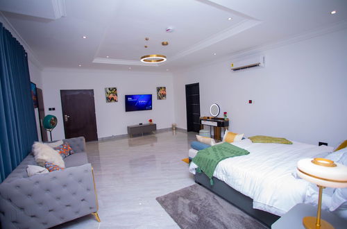 Photo 7 - The Pearl Luxury Apartments