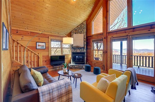 Foto 23 - Mountain-view Blue Ridge Cabin on Over 2 Acres