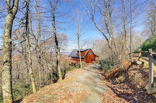 Foto 6 - Mountain-view Blue Ridge Cabin on Over 2 Acres