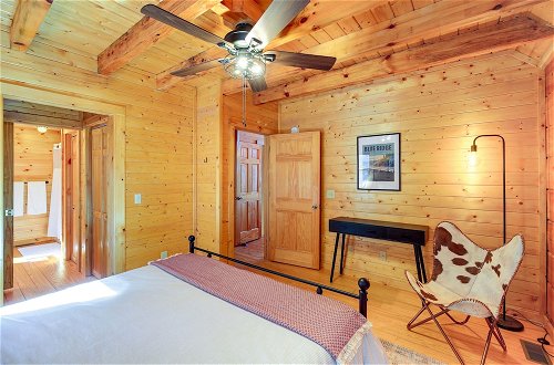 Foto 20 - Mountain-view Blue Ridge Cabin on Over 2 Acres