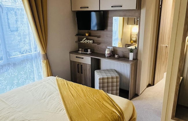 2 Bed Caravan - Sleeps 6 - Parking - Pets - Foto 9