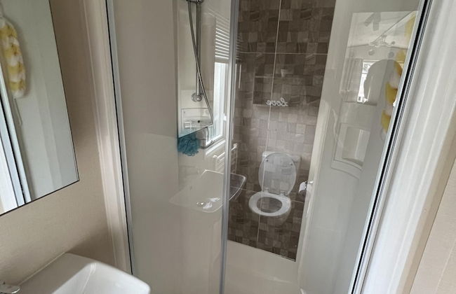 2 Bed Caravan - Sleeps 6 - Parking - Pets - Foto 16