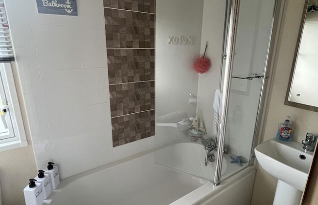 2 Bed Caravan - Sleeps 6 - Parking - Pets - Foto 19