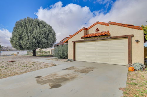 Foto 4 - Yucca Valley Escape w/ Backyard & Mountain Views