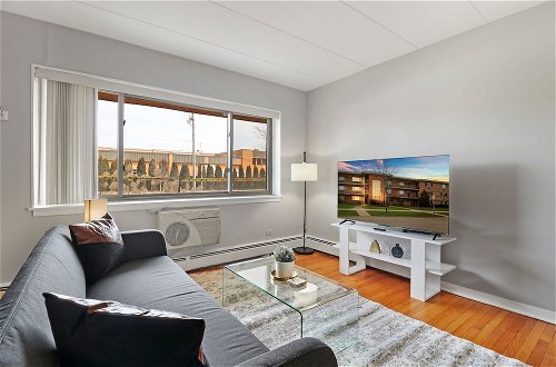 Foto 11 - Cozy 1BR Apartment in Arlington Heights