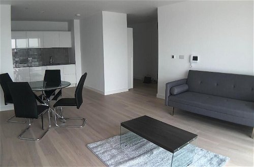 Foto 11 - Stunning 2-bed Apartment in London