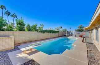 Foto 3 - Glendale Oasis w/ Private Pool, Patio & Fireplace