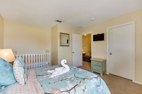 Photo 14 - 2 Suites, 1 King, 5 Beds: Pool. Games Room #810