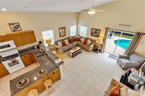Photo 3 - 2 Suites, 1 King, 5 Beds: Pool. Games Room #810