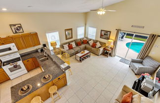 Photo 3 - 2 Suites, 1 King, 5 Beds: Pool. Games Room #810