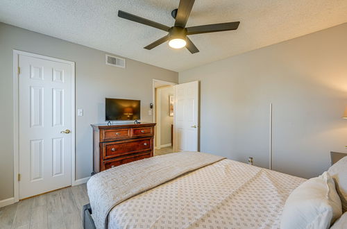 Photo 10 - Cozy Fresno Condo w/ Balcony & Pool Access