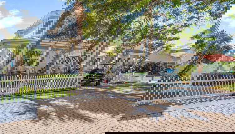 Photo 1 - Destin Beach House - Gulf Moon by PHG