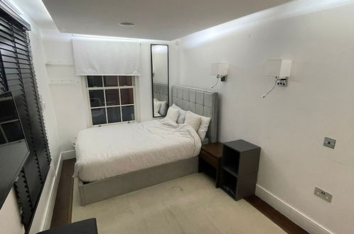 Foto 11 - Lovely 2-bed Apartment in Brixton Central Location