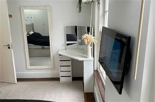 Foto 27 - Lovely 2-bed Apartment in Brixton Central Location