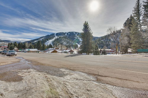 Photo 23 - Red River Ski Condo on Main St - Mtn View