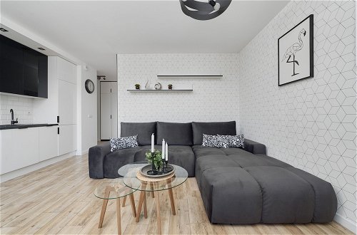 Photo 8 - Stylish & Spacious Apartment by Renters