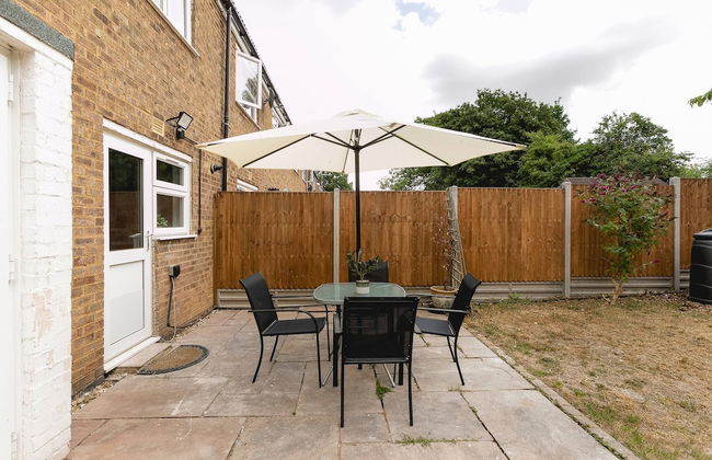 Skyvillion - Lush 2 Bed Hydean Way House & Garden - Foto 24