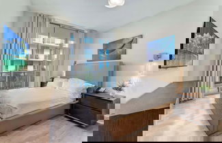 Foto 3 - Condo Close to the Beach With Rooftop Pool & Gym