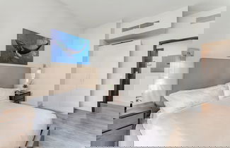Foto 2 - Condo Close to the Beach With Rooftop Pool & Gym