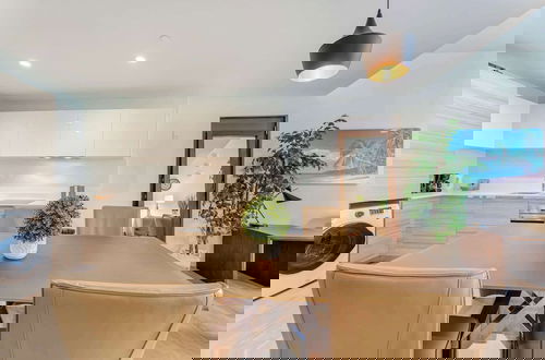 Foto 5 - Condo Close to the Beach With Rooftop Pool & Gym